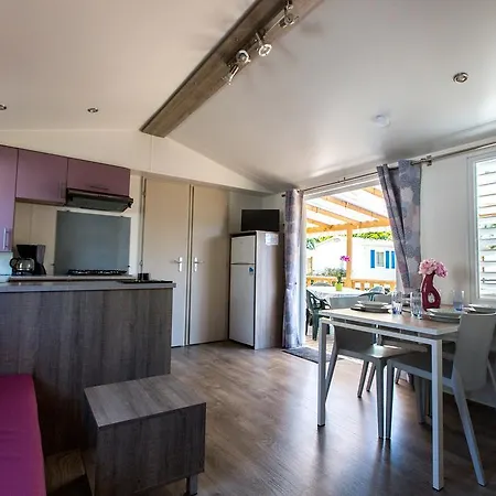Camping Cote O L'estanquet مكان تخييم 4*