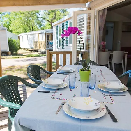 Camping Cote O L'estanquet مكان تخييم 4*