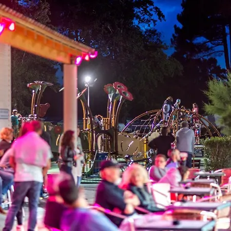 Camping Cote O L'estanquet مكان تخييم 4*