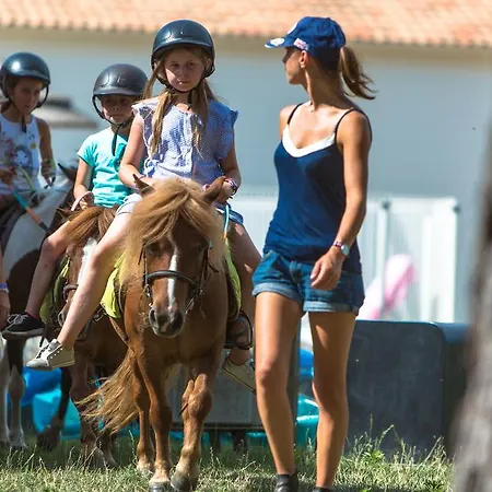 مكان تخييم Camping Cote O L'estanquet لا بالمير