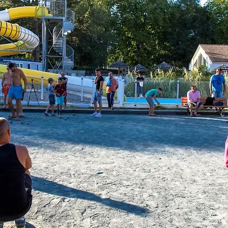 Camping Cote O L'estanquet مكان تخييم 4*